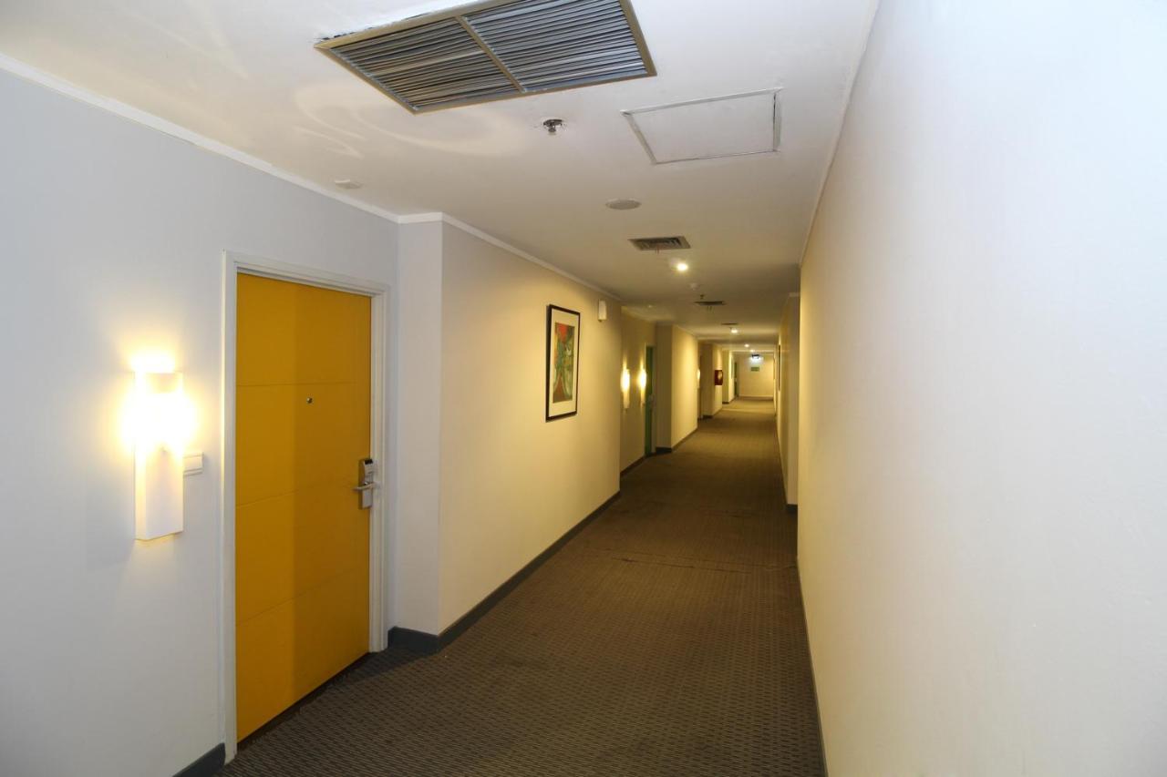 Airy Glodok Pinangsia Raya Jakarta Hotel Bagian luar foto